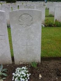 Etaples Military Cemetery - Mellor, E